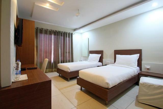 Hotel Sheela Shree Plaza Jhānsi Екстериор снимка
